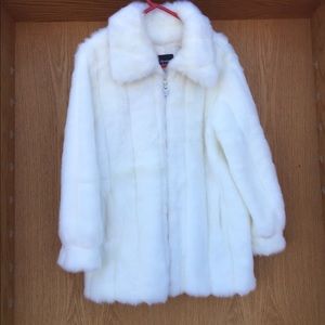Dennis Basso White Faux Fur. Size S